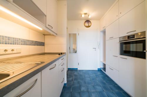 Borkum Ferienwohnung Morgensonne - Küche mit Dunstabzugshaube