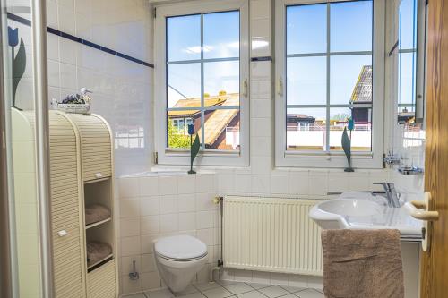 Borkum Ferienwohnung Trientje / Haus Leuchtturmkieker - Tageslichtbad